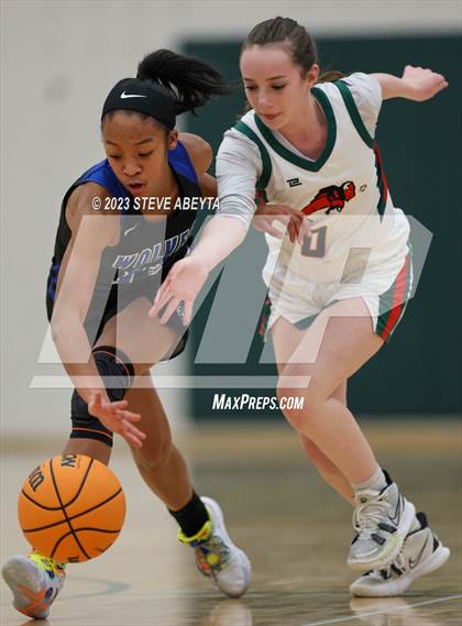 Thumbnail 2 in Grandview vs Smoky Hill (Overland High School) photogallery.