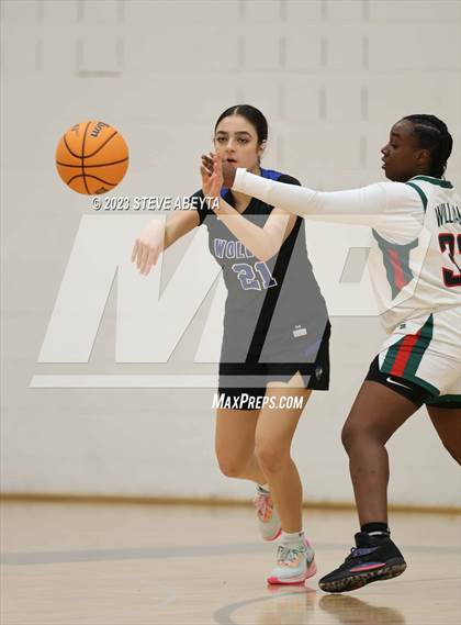Thumbnail 2 in Grandview vs Smoky Hill (Overland High School) photogallery.