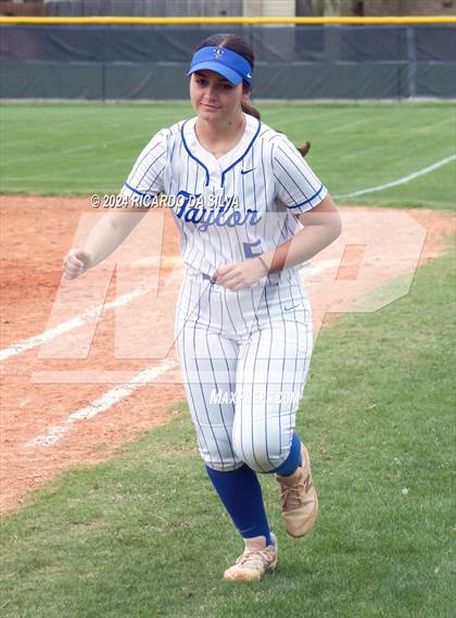 Thumbnail 3 in Katy Taylor vs Paetow photogallery.