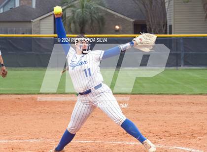 Thumbnail 1 in Katy Taylor vs Paetow photogallery.