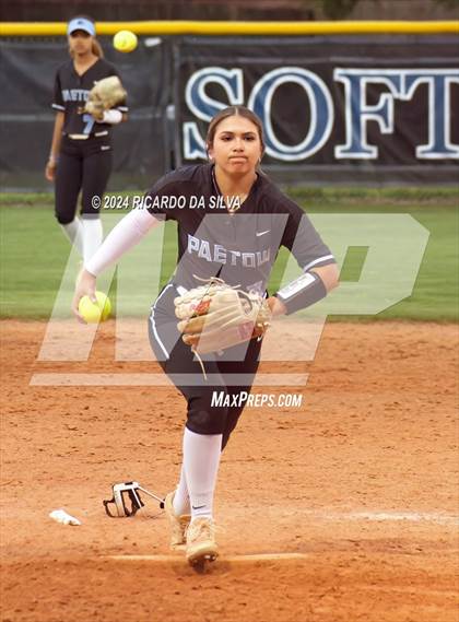 Thumbnail 3 in Katy Taylor vs Paetow photogallery.