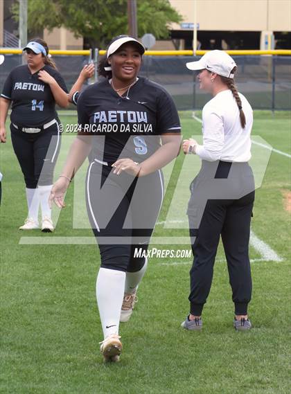 Thumbnail 2 in Katy Taylor vs Paetow photogallery.