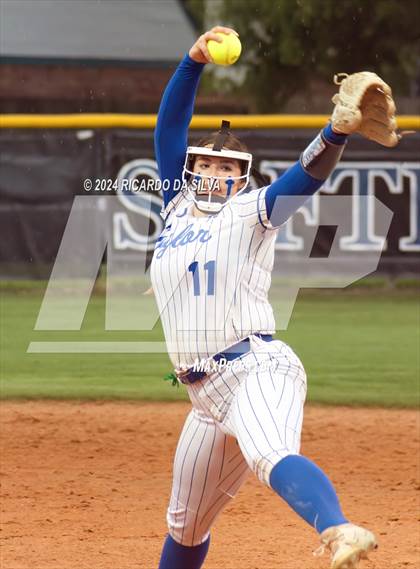 Thumbnail 2 in Katy Taylor vs Paetow photogallery.