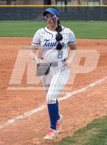Thumbnail 2 in Katy Taylor vs Paetow photogallery.