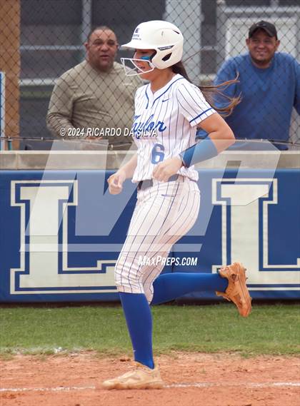 Thumbnail 2 in Katy Taylor vs Paetow photogallery.
