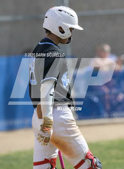 Thumbnail 3 in Vista Ridge vs. Tualatin  (Coach Bob Invitational) photogallery.