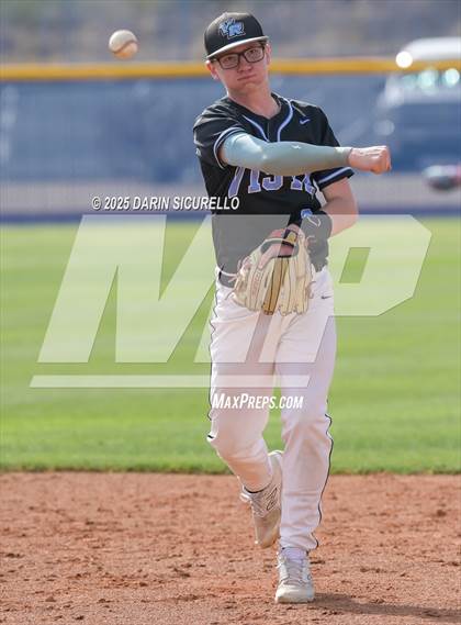 Thumbnail 2 in Vista Ridge vs. Tualatin  (Coach Bob Invitational) photogallery.