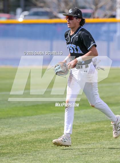 Thumbnail 3 in Vista Ridge vs. Tualatin  (Coach Bob Invitational) photogallery.