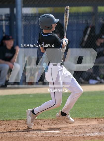Thumbnail 3 in Vista Ridge vs. Tualatin  (Coach Bob Invitational) photogallery.