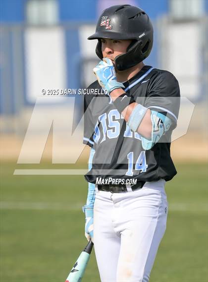 Thumbnail 3 in Vista Ridge vs. Tualatin  (Coach Bob Invitational) photogallery.