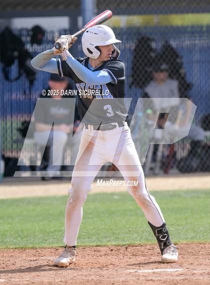 Thumbnail 3 in Vista Ridge vs. Tualatin  (Coach Bob Invitational) photogallery.