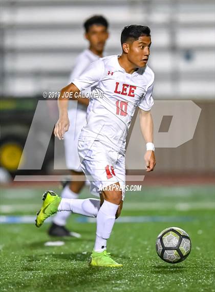 Thumbnail 2 in Lee [Robert E.] vs Westlake (UIL 6A Area Playoff) photogallery.