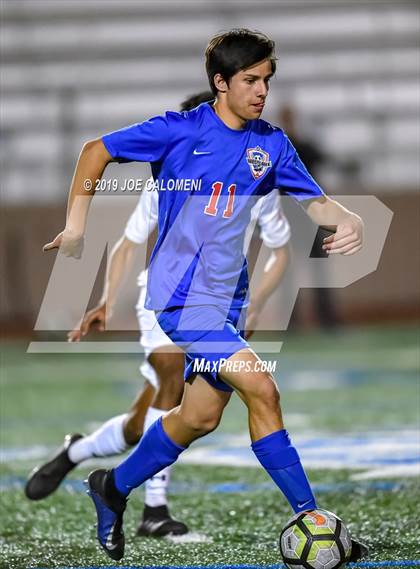 Thumbnail 2 in Lee [Robert E.] vs Westlake (UIL 6A Area Playoff) photogallery.