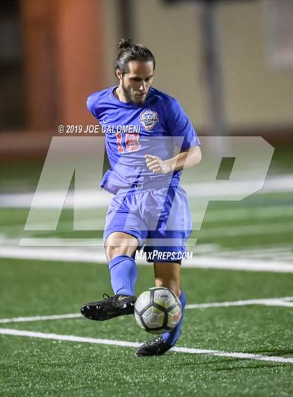 Thumbnail 3 in Lee [Robert E.] vs Westlake (UIL 6A Area Playoff) photogallery.