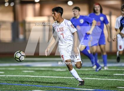 Thumbnail 3 in Lee [Robert E.] vs Westlake (UIL 6A Area Playoff) photogallery.