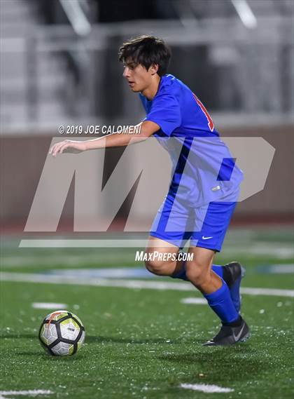 Thumbnail 3 in Lee [Robert E.] vs Westlake (UIL 6A Area Playoff) photogallery.