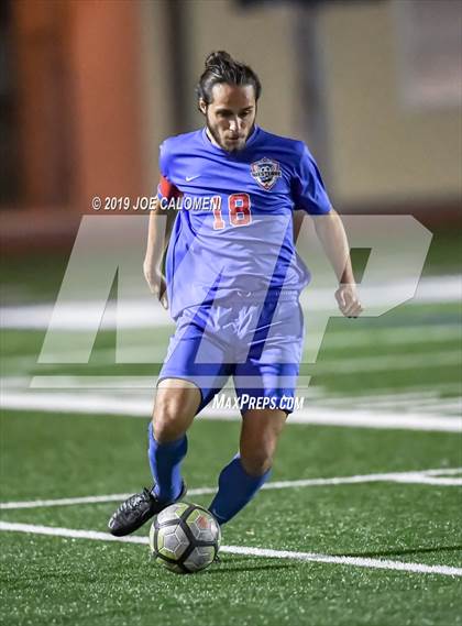 Thumbnail 2 in Lee [Robert E.] vs Westlake (UIL 6A Area Playoff) photogallery.