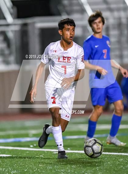 Thumbnail 2 in Lee [Robert E.] vs Westlake (UIL 6A Area Playoff) photogallery.