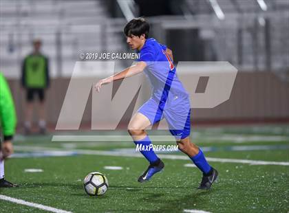 Thumbnail 1 in Lee [Robert E.] vs Westlake (UIL 6A Area Playoff) photogallery.