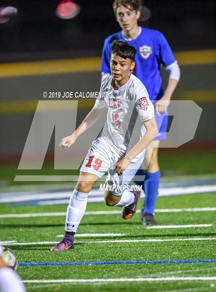 Thumbnail 3 in Lee [Robert E.] vs Westlake (UIL 6A Area Playoff) photogallery.