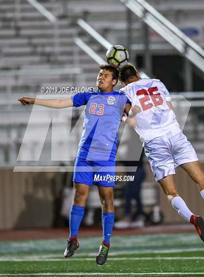 Thumbnail 3 in Lee [Robert E.] vs Westlake (UIL 6A Area Playoff) photogallery.