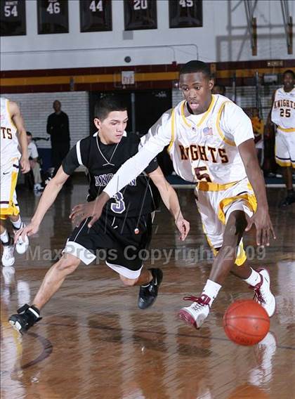 Thumbnail 3 in Mt Vernon vs. Lincoln (AA Section 1 Playoffs) photogallery.