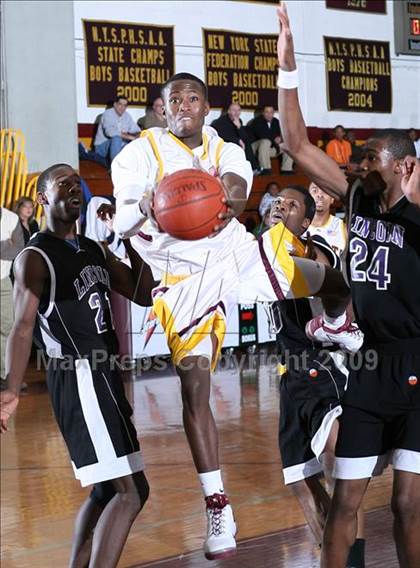 Thumbnail 2 in Mt Vernon vs. Lincoln (AA Section 1 Playoffs) photogallery.