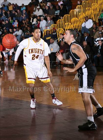 Thumbnail 2 in Mt Vernon vs. Lincoln (AA Section 1 Playoffs) photogallery.