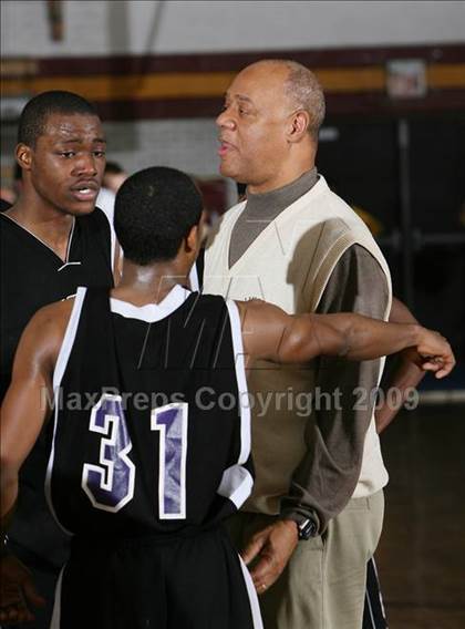 Thumbnail 1 in Mt Vernon vs. Lincoln (AA Section 1 Playoffs) photogallery.