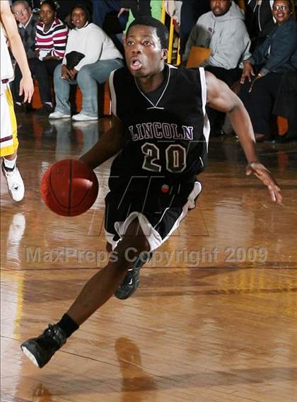 Thumbnail 2 in Mt Vernon vs. Lincoln (AA Section 1 Playoffs) photogallery.
