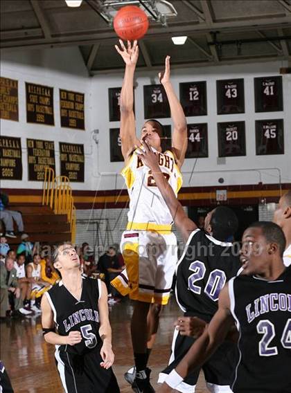 Thumbnail 1 in Mt Vernon vs. Lincoln (AA Section 1 Playoffs) photogallery.