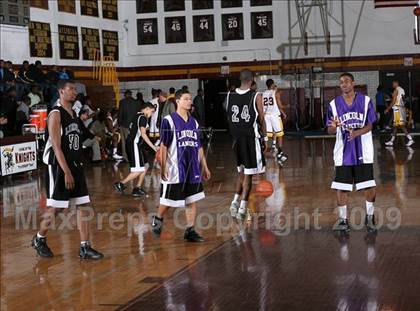 Thumbnail 3 in Mt Vernon vs. Lincoln (AA Section 1 Playoffs) photogallery.