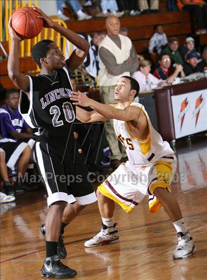 Thumbnail 1 in Mt Vernon vs. Lincoln (AA Section 1 Playoffs) photogallery.