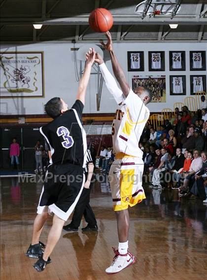 Thumbnail 3 in Mt Vernon vs. Lincoln (AA Section 1 Playoffs) photogallery.