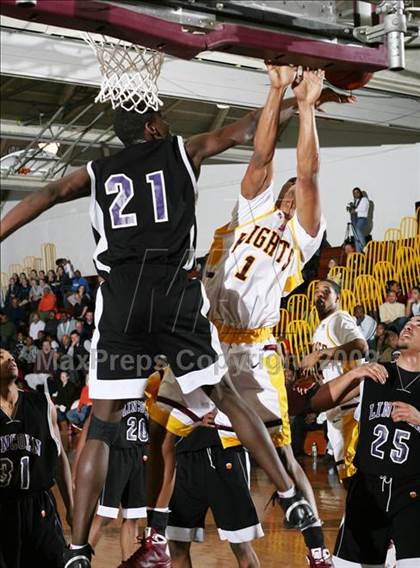 Thumbnail 3 in Mt Vernon vs. Lincoln (AA Section 1 Playoffs) photogallery.
