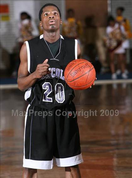 Thumbnail 3 in Mt Vernon vs. Lincoln (AA Section 1 Playoffs) photogallery.