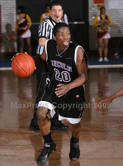 Thumbnail 2 in Mt Vernon vs. Lincoln (AA Section 1 Playoffs) photogallery.