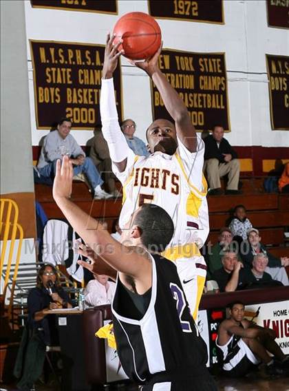 Thumbnail 2 in Mt Vernon vs. Lincoln (AA Section 1 Playoffs) photogallery.