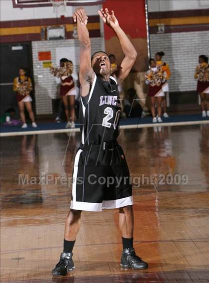 Thumbnail 1 in Mt Vernon vs. Lincoln (AA Section 1 Playoffs) photogallery.