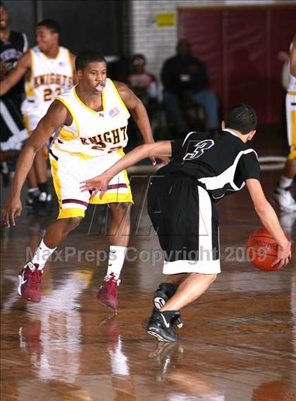 Thumbnail 1 in Mt Vernon vs. Lincoln (AA Section 1 Playoffs) photogallery.
