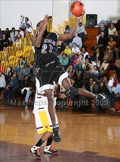 Thumbnail 2 in Mt Vernon vs. Lincoln (AA Section 1 Playoffs) photogallery.
