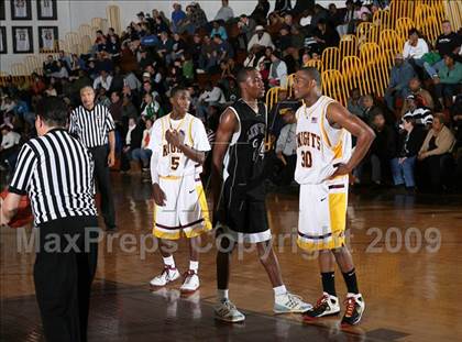 Thumbnail 3 in Mt Vernon vs. Lincoln (AA Section 1 Playoffs) photogallery.