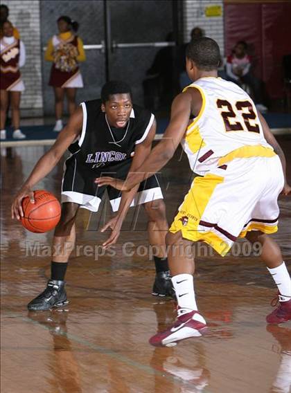 Thumbnail 1 in Mt Vernon vs. Lincoln (AA Section 1 Playoffs) photogallery.