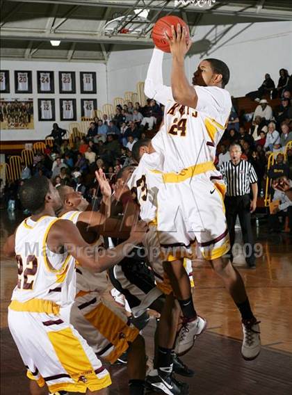 Thumbnail 3 in Mt Vernon vs. Lincoln (AA Section 1 Playoffs) photogallery.