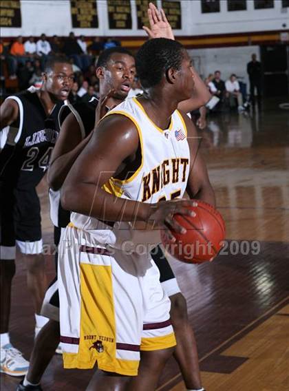 Thumbnail 3 in Mt Vernon vs. Lincoln (AA Section 1 Playoffs) photogallery.