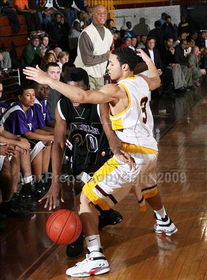 Thumbnail 3 in Mt Vernon vs. Lincoln (AA Section 1 Playoffs) photogallery.