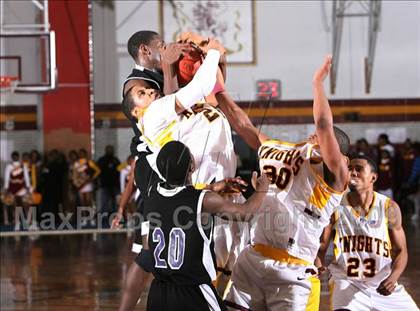 Thumbnail 2 in Mt Vernon vs. Lincoln (AA Section 1 Playoffs) photogallery.