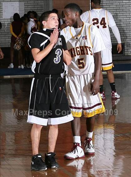 Thumbnail 1 in Mt Vernon vs. Lincoln (AA Section 1 Playoffs) photogallery.
