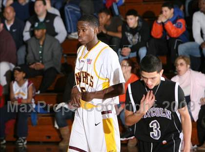 Thumbnail 2 in Mt Vernon vs. Lincoln (AA Section 1 Playoffs) photogallery.