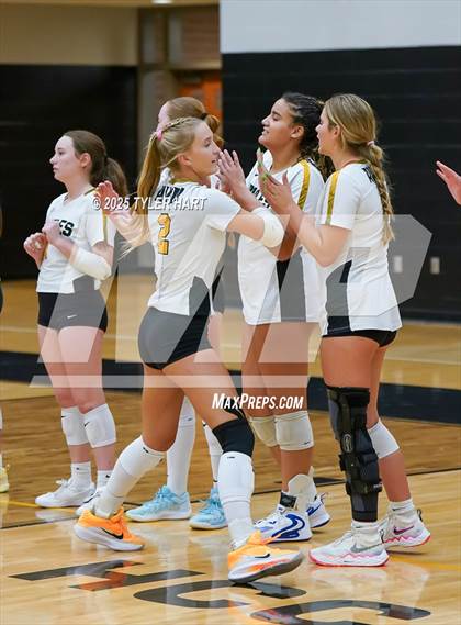 Thumbnail 1 in Floyd Central @ Avon photogallery.
